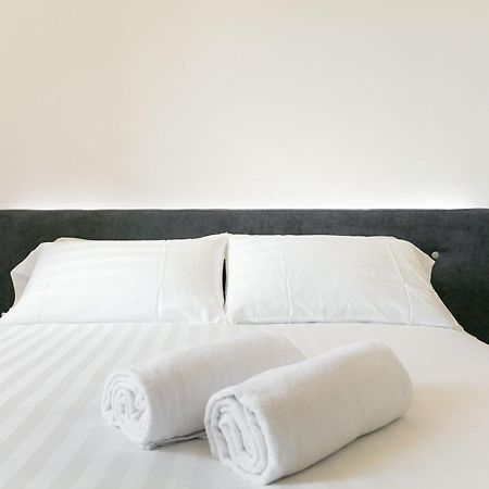 Domus Cavour Rooms&Suites Tirano Cameră foto