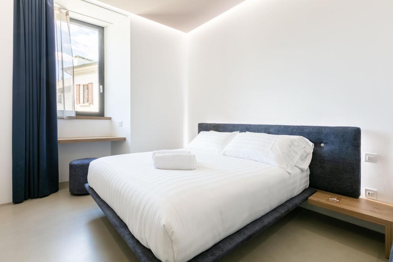 Domus Cavour Rooms&Suites Tirano Cameră foto