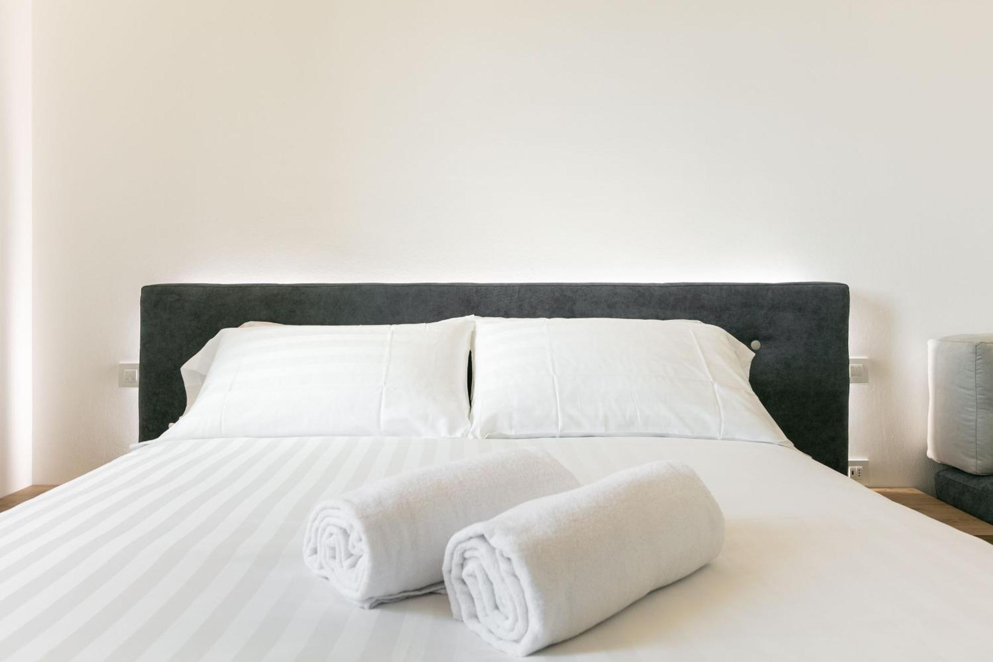 Domus Cavour Rooms&Suites Tirano Cameră foto