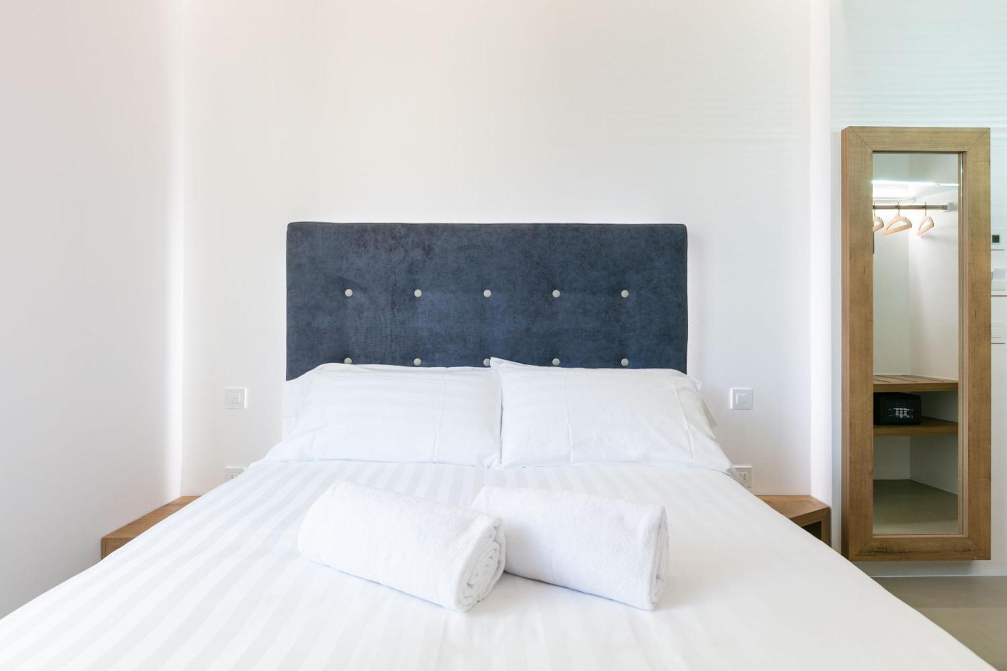 Domus Cavour Rooms&Suites Tirano Cameră foto