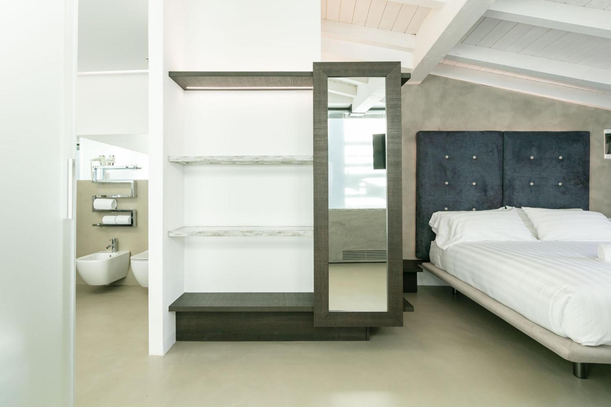 Domus Cavour Rooms&Suites Tirano Cameră foto