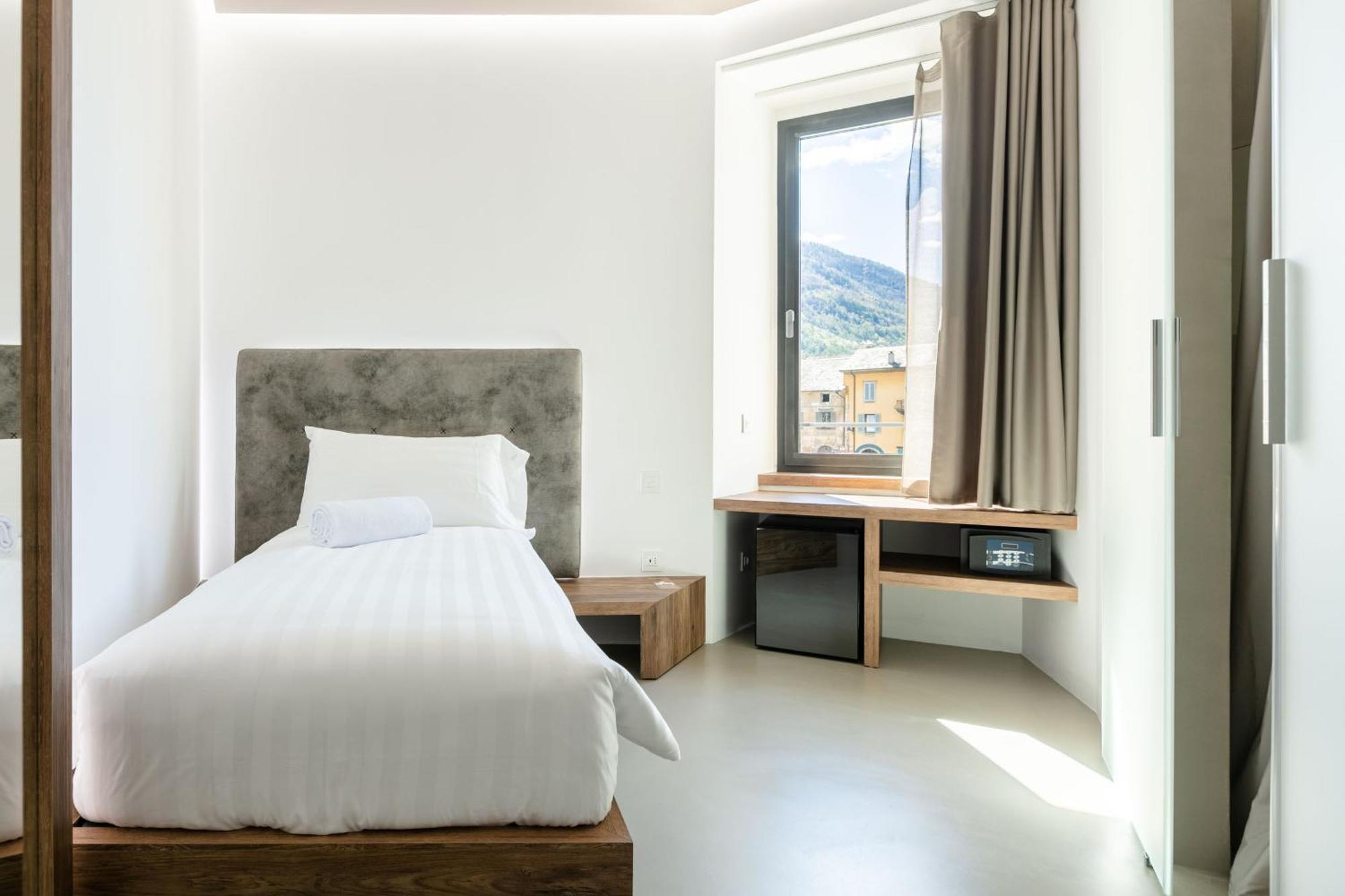 Domus Cavour Rooms&Suites Tirano Cameră foto